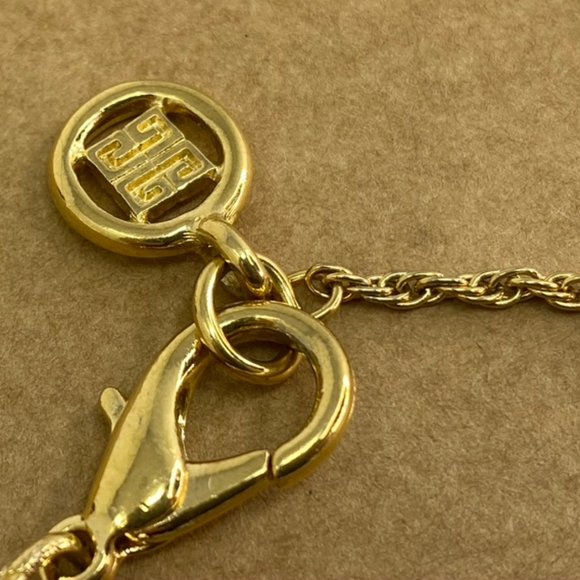 Authentic Vintage Givenchy Pendant Necklace - Picture 9 of 9